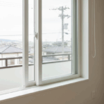 古い窓枠のリフォーム費用と相場｜補助金でお得に交換する！